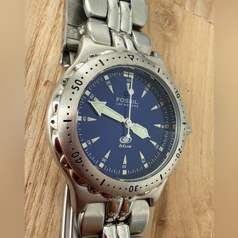 Fossil blue mens silver tone blue dial diver sport watch NEW BATTERY